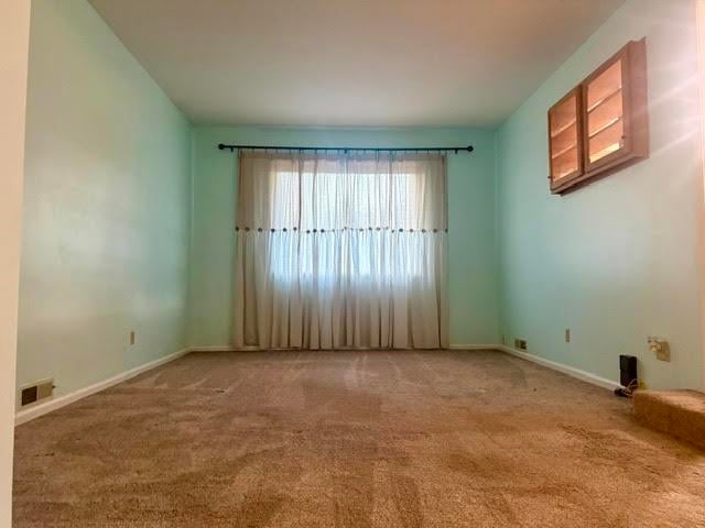 637 Briarcliff Rd, Salina, KS 67401