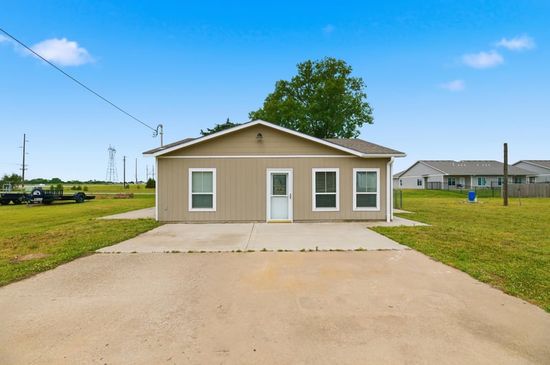 3933 S Baehr, Wichita, KS 67215