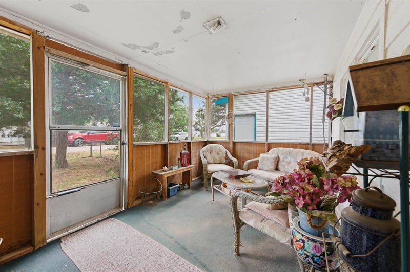 137 Davidson Ave, Bentley, KS 67016