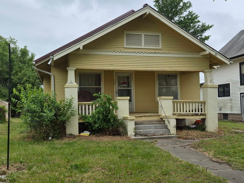 120 Oak St, Eureka, KS 67045