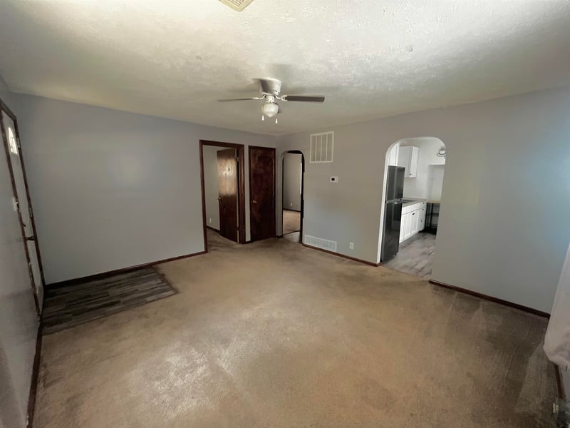 1106 11th , Salina, KS 67401