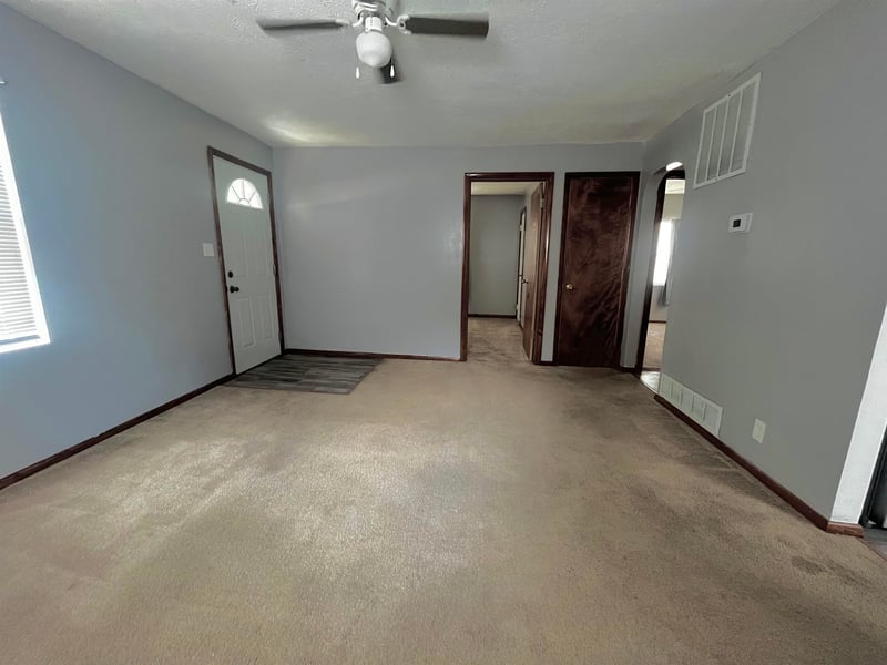 1106 11th , Salina, KS 67401