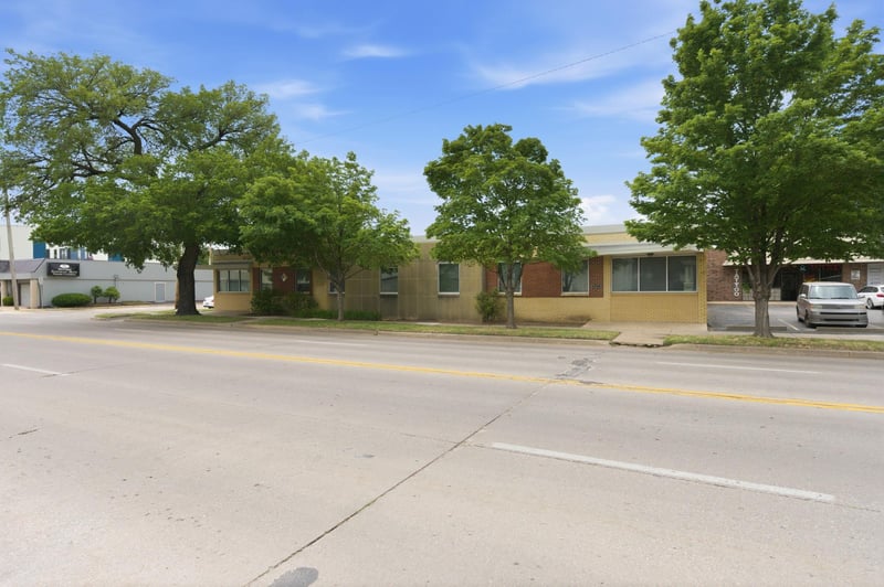 155 S Hydraulic, Wichita, KS 67211