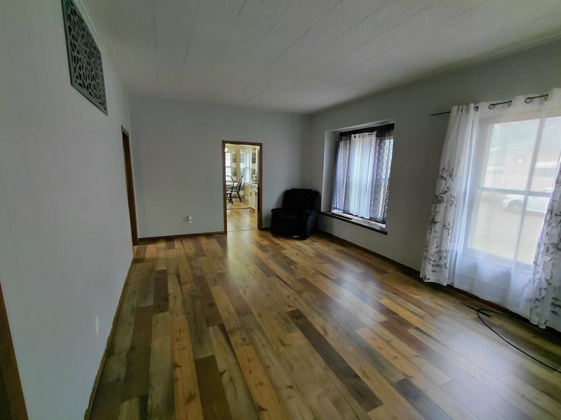 903 Washington , Wellington, KS 67152