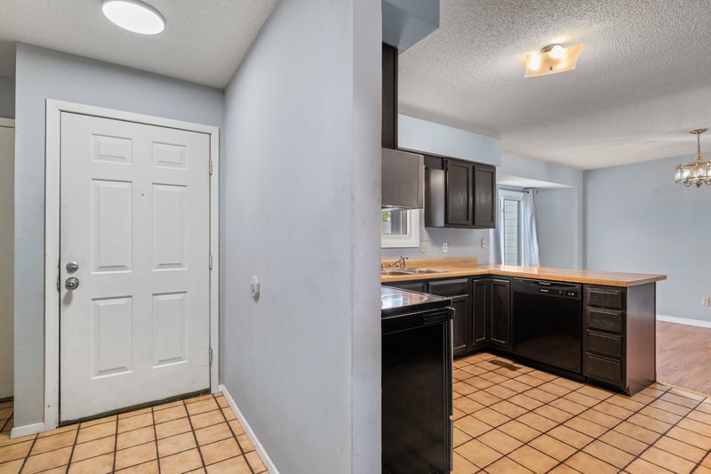 6707 Pepperwood Ct, Wichita, KS 67226