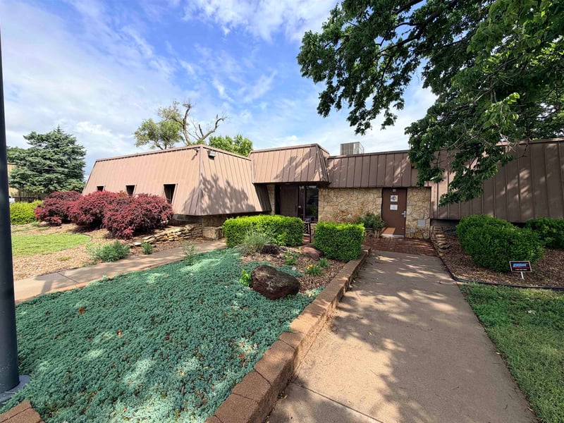 338 Front St, Salina, KS 67401