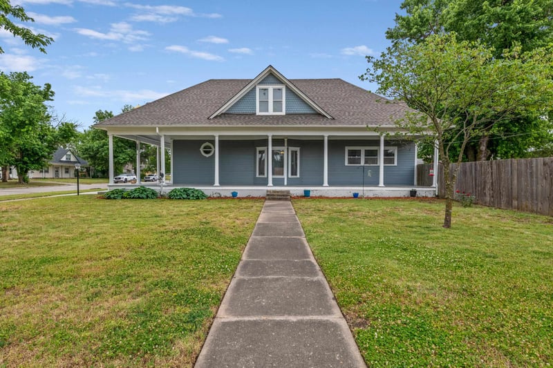 423 Main St, Belle Plaine, KS 67013