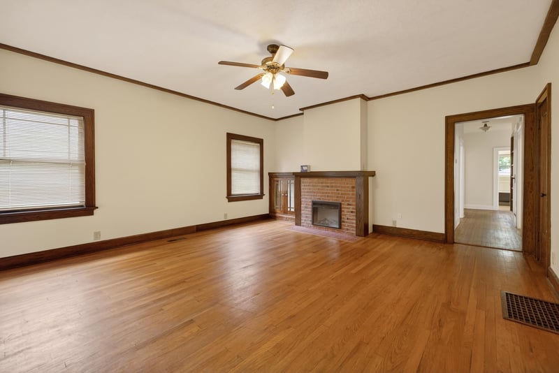 135 Volutsia Ave, Wichita, KS 67211