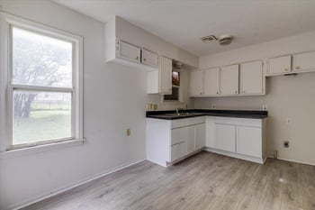 1746 Chautauqua, Wichita, KS 67214