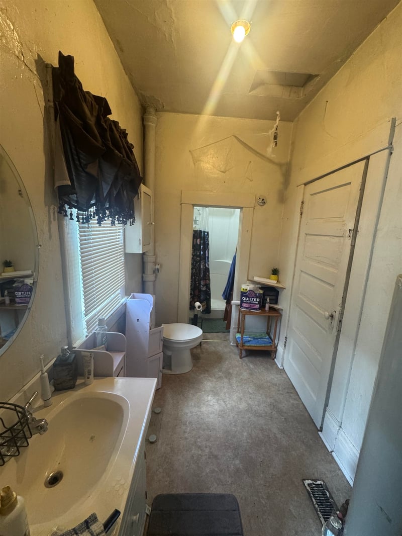 618 9th , Winfield, KS 67156