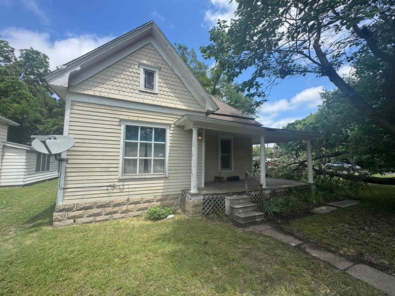 618 9th , Winfield, KS 67156