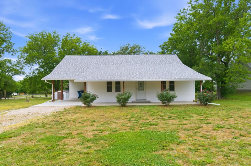 205 St Nicholas St, Eureka, KS 67045