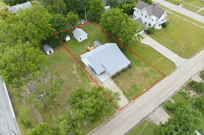 205 St Nicholas St, Eureka, KS 67045