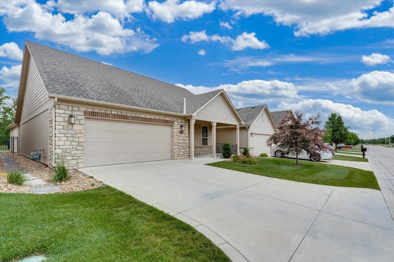 7726 E Turquoise, Bel Aire, KS 67226