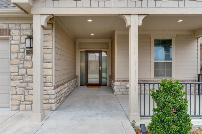 7726 E Turquoise, Bel Aire, KS 67226