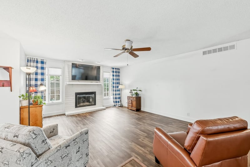 2025 Broadmoor , Wichita, KS 67206