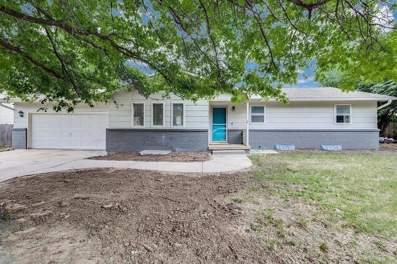 1630 Pin Oak Ct, Rose Hill, KS 67133