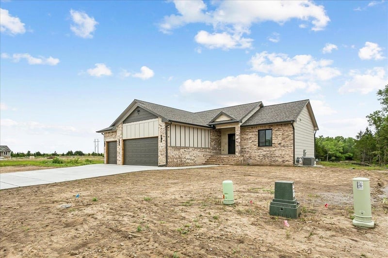 4818 Calvert St, Wichita, KS 67215