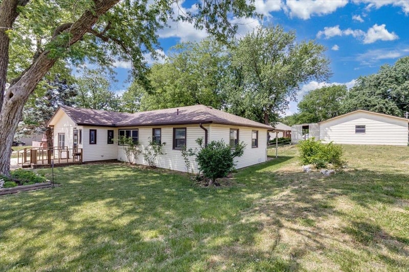 215 Tracy Ave, Clearwater, KS 67026