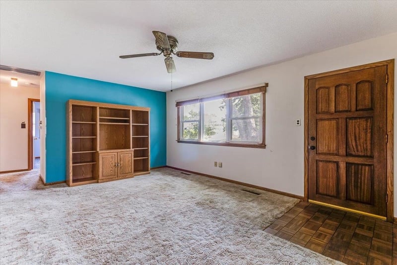 215 Tracy Ave, Clearwater, KS 67026