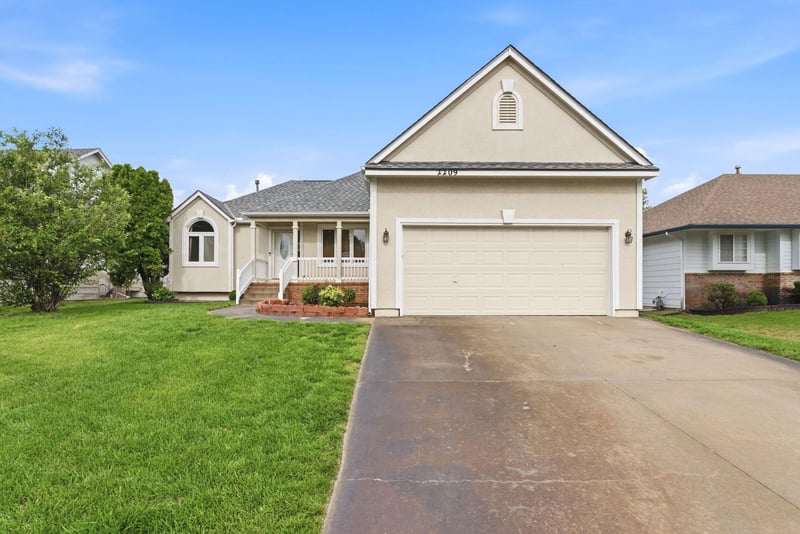 2209 Sandplum St, Sedgwick, KS 67205