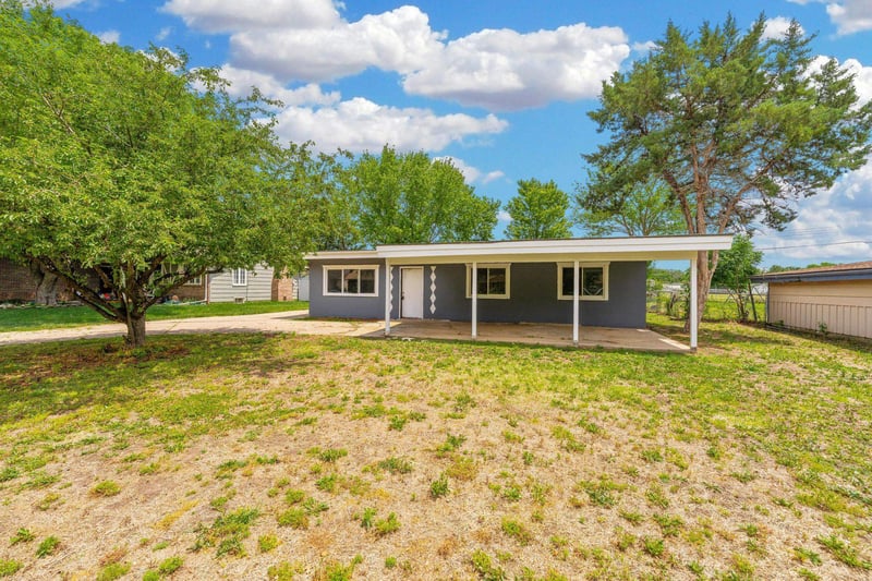 617 High Dr, Wellington, KS 67152
