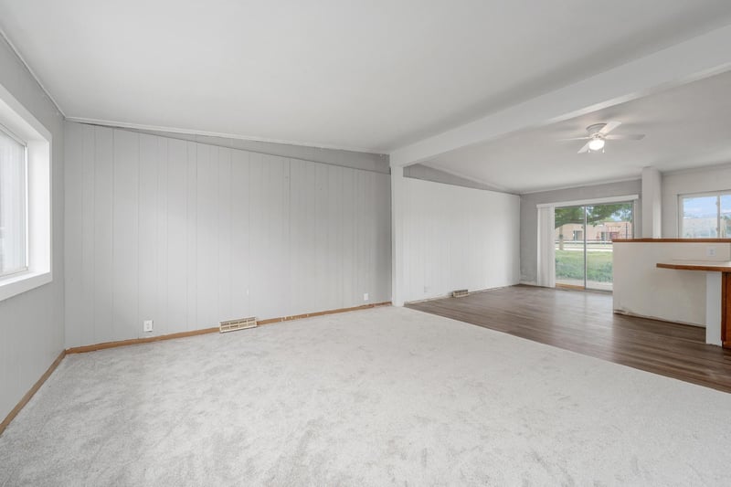 617 High Dr, Wellington, KS 67152
