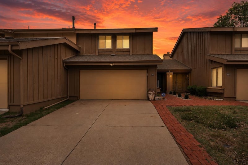 8201 Harry St Unit 1502, Wichita, KS 67207-4655