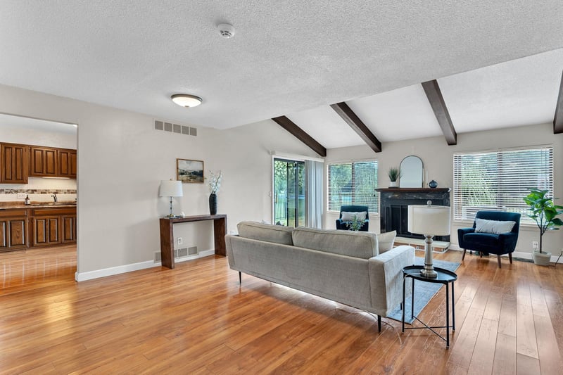 8201 Harry St Unit 1502, Wichita, KS 67207-4655