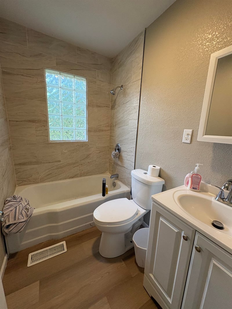 5207 Murdock , Wichita, KS 67208