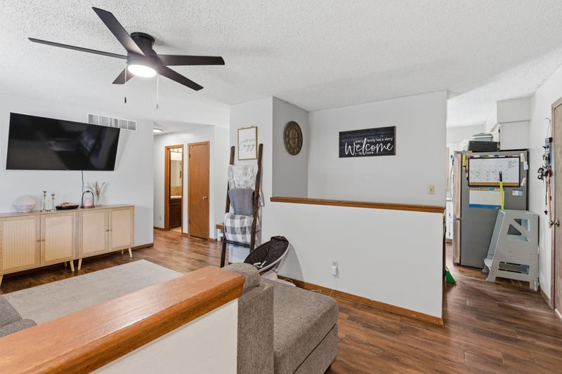 115 W April Dr, Mulvane, KS 67110