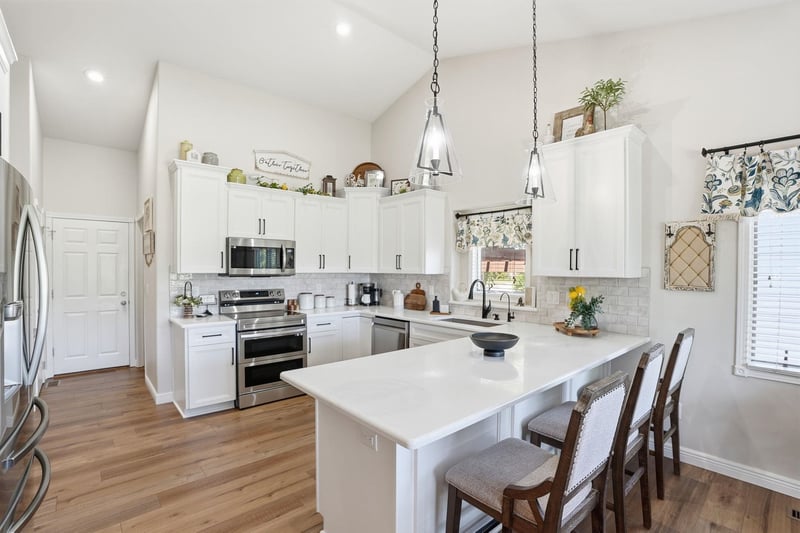 1230 S Threewood, Wichita, KS 67235