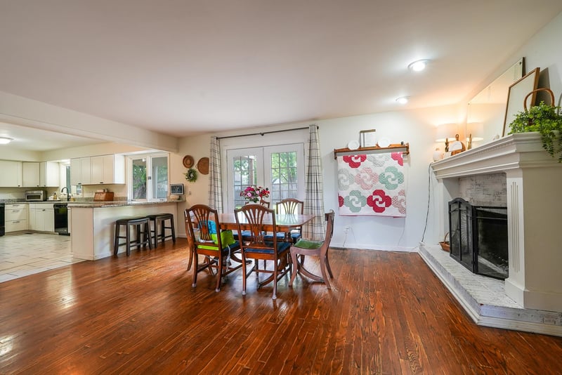 120 Lexington Ct, Andover, KS 67002