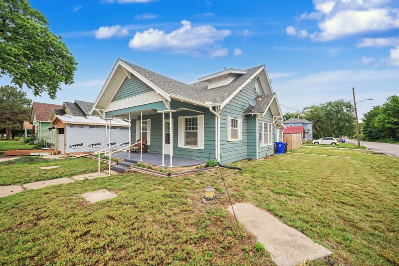 102 N Swedonia St, Marquette, KS 67464