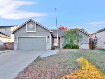 2922 S West Pw, Wichita, KS 67210