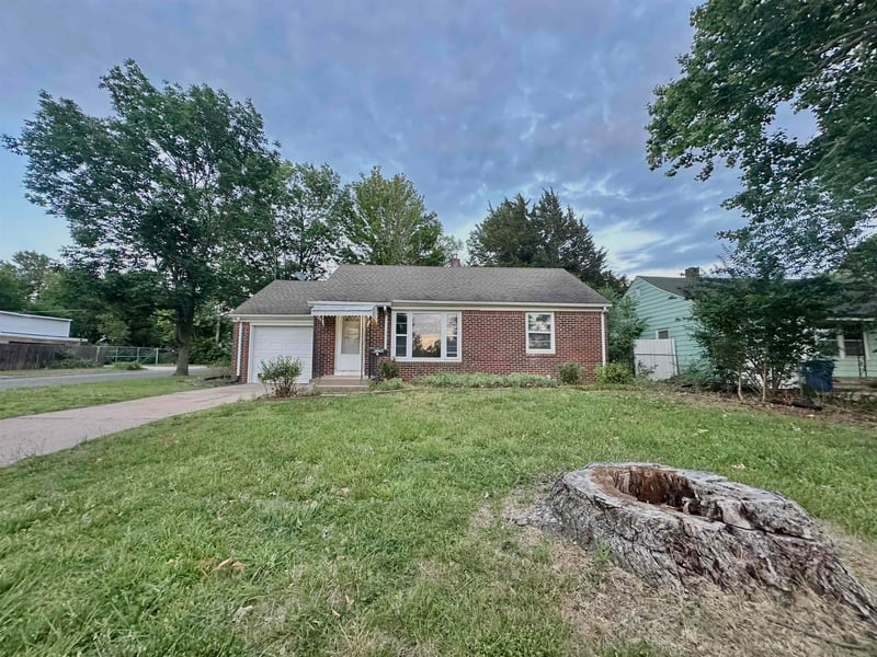 1158 N Crestway, Wichita, KS 67208