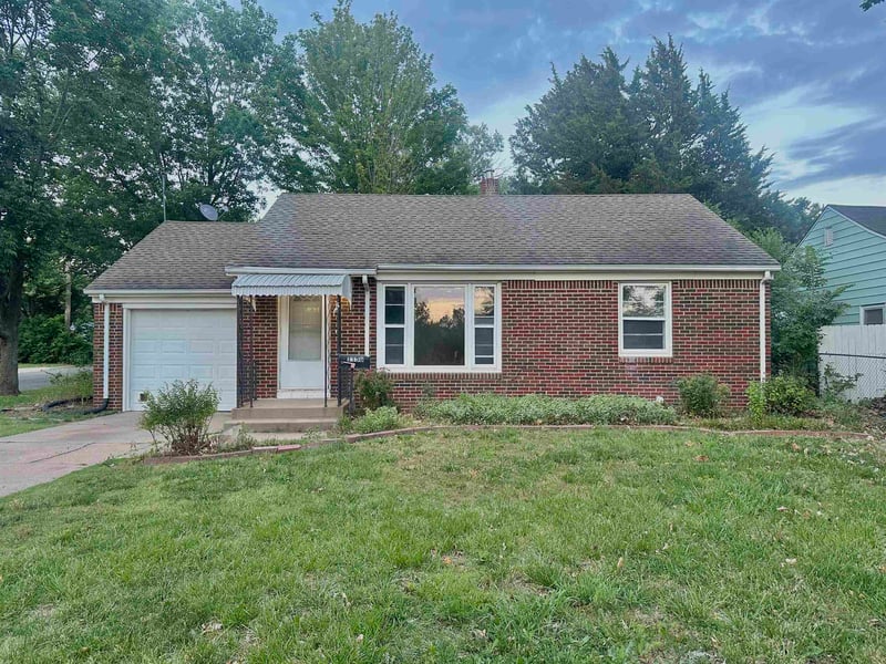 1158 N Crestway, Wichita, KS 67208