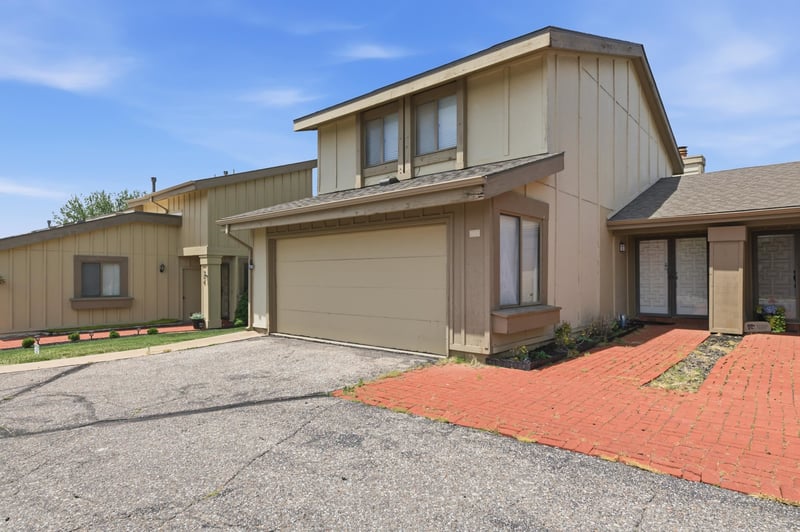 8201 Harry St Apt 1001, Wichita, KS 67207