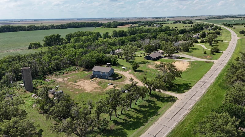 751 N 170th Rd, Bennington, KS 67422
