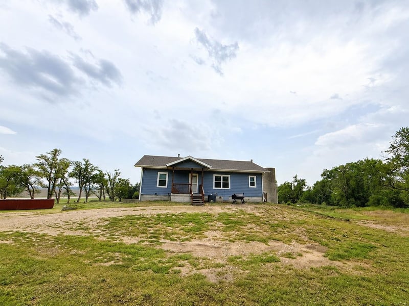 751 N 170th Rd, Bennington, KS 67422