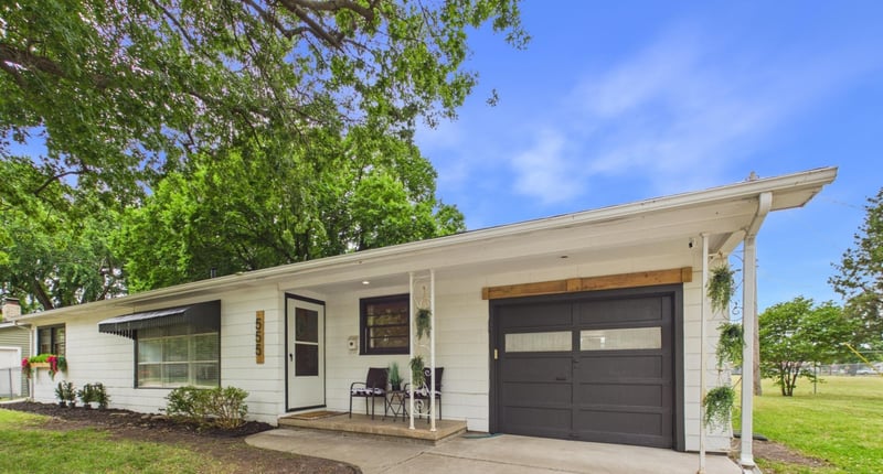 555 N Colby St, Valley Center, KS 67147