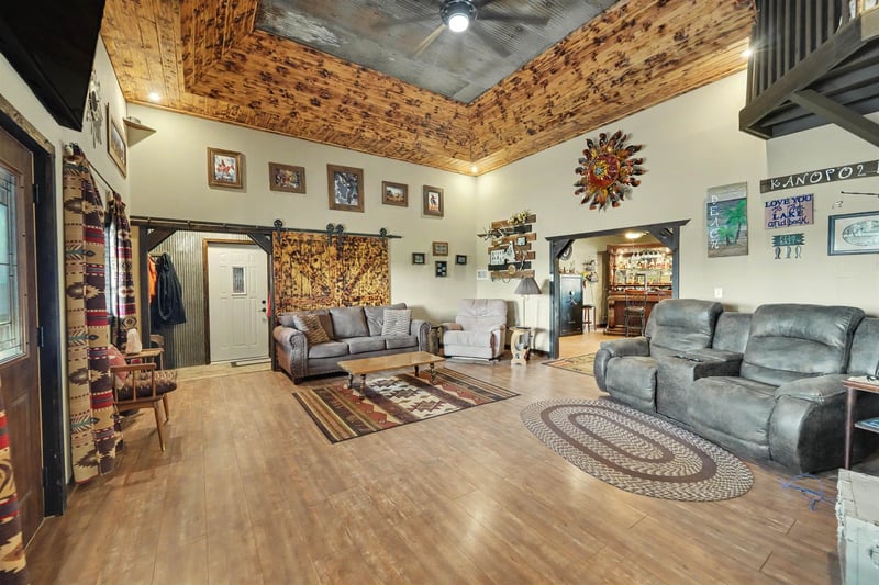 31 Campbell Rd, Marquette, KS 67464
