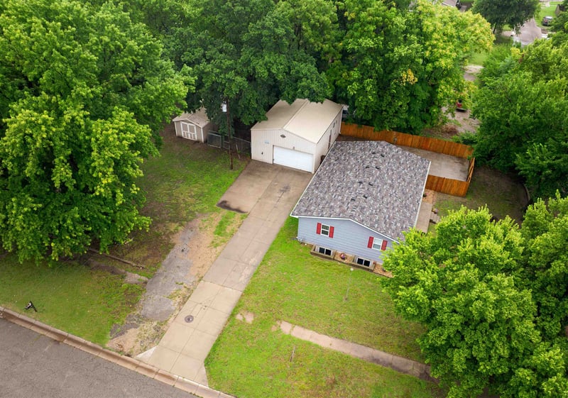 618 8th St, Abilene, KS 67410
