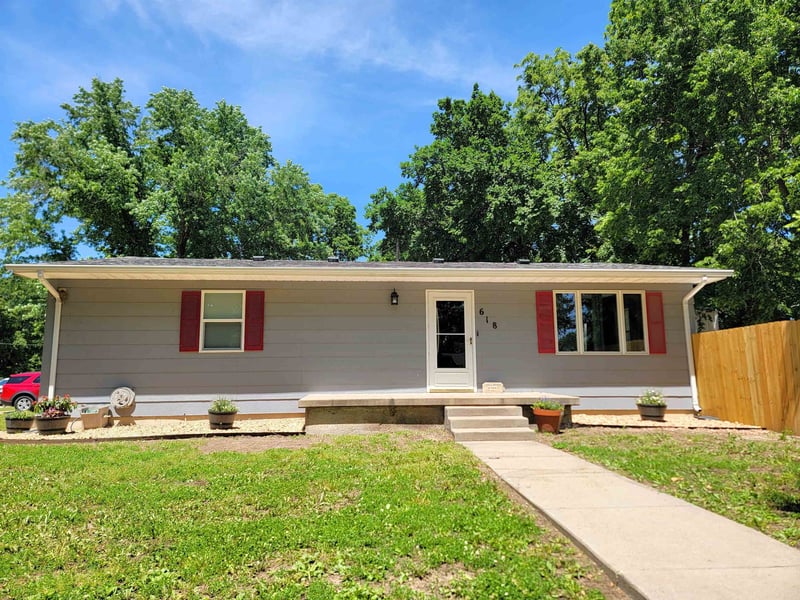 618 8th St, Abilene, KS 67410