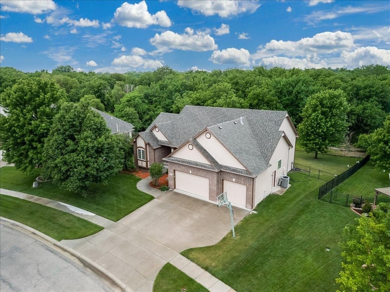 2531 N Rough Creek, Derby, KS 67037