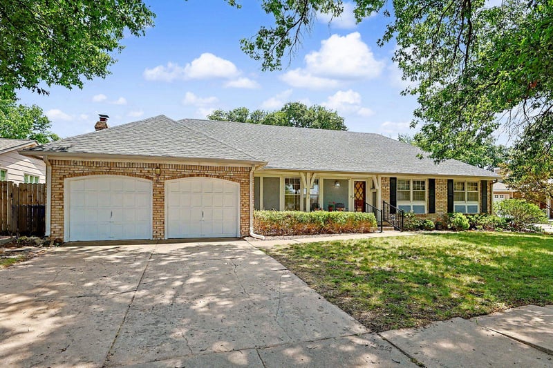 1124 S Barlow St, Wichita, KS 67207
