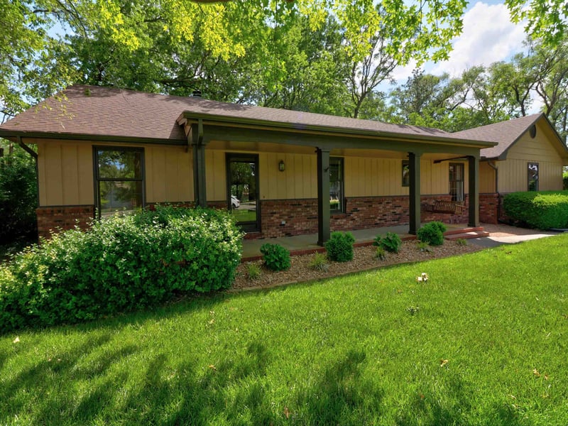 3231 Red Fox Ln, Newton, KS 67114