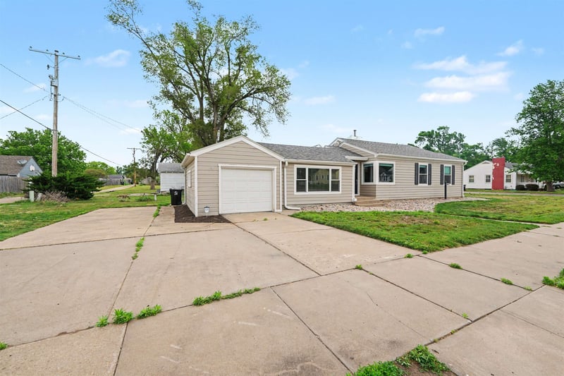 600 Republic , Salina, KS 67401