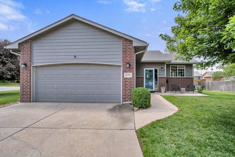 1603 Cedar Tree St, Park City, KS 67219