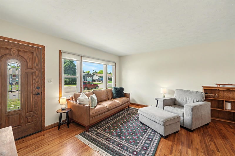 1317 Indian Rock Ln, Salina, KS 67401